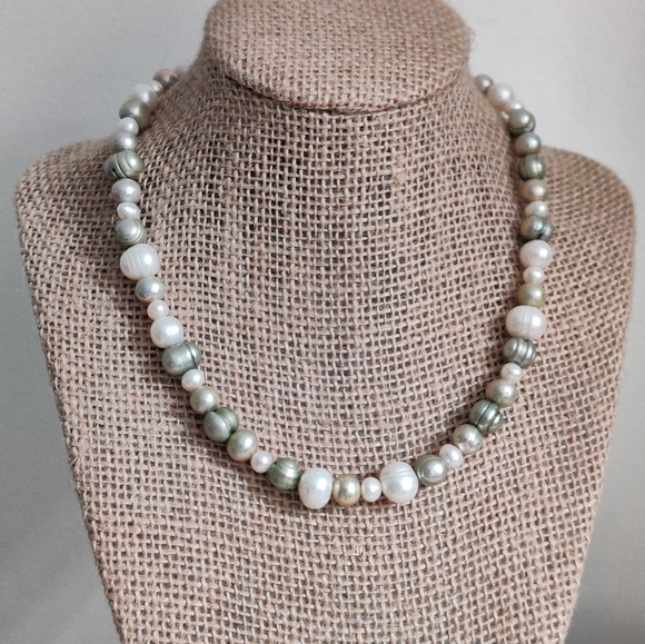 Genuine Cultured Pearls Necklace - Picture 8 of 14